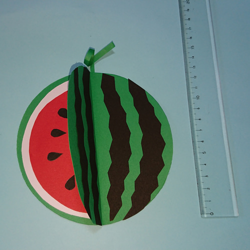製作アイデアーめくれる！立体のスイカ 保育士ワーカ