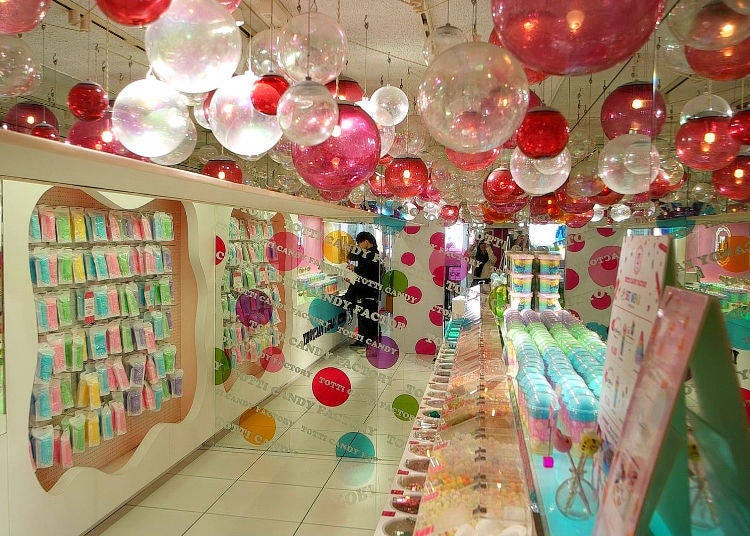 原宿 竹下通り名物のレインボー綿あめで食べ歩き♪トッティ キャンディ ファクトリー Totti Candy FactoryTHISTOKYO+原宿・表参道から、東京の最新トレンドを発信