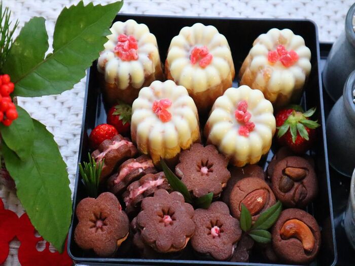 お正月を華やかに彩る「スイーツおせち二段重」 - 川崎日航ホテル 公式サイト 川崎駅から徒歩1分