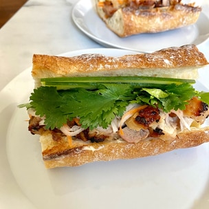 グルテンフリーの「バインミー専門店」が誕生！ 時代が待ち望んだ新提案、外苑前『バインミートーキョー』 - dressing ドレッシング