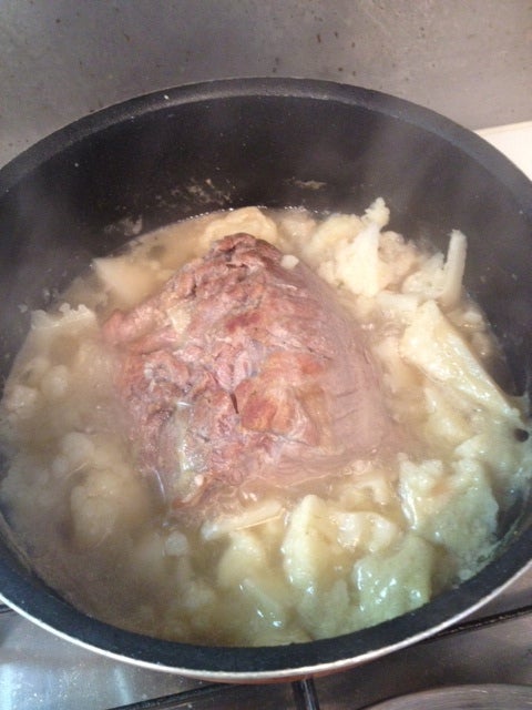 カリフラワーと豚の煮物 レシピ・作り方クラシル