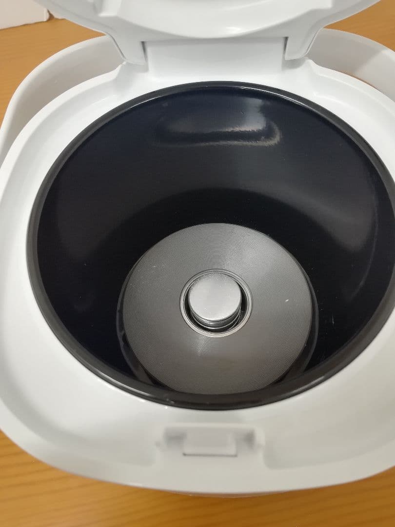 クマザキエイム 彦摩呂のマルチクッカー 調理の宝石箱 MC-107H 0.5～2.5合炊き 充実のおまかせメニュー 9種 彦摩呂さん監修レシピブック付き便利な自動保温機能 簡単操作タッチパネル 高速炊飯 見やすい液晶ディスプレイ クマザキエイム 彦摩呂のマルチクッカー 調理の