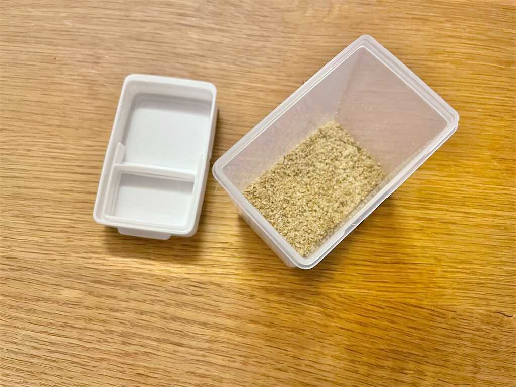 すり切り板付きワンタッチオープンのストレスフリー「調味料ポット」ヨムーノ