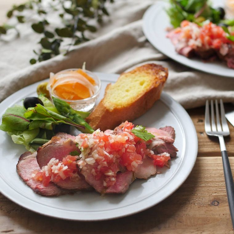 本日はバレンタインディナー ハニーマスタードチキン定食です𓃠 おうちごはん