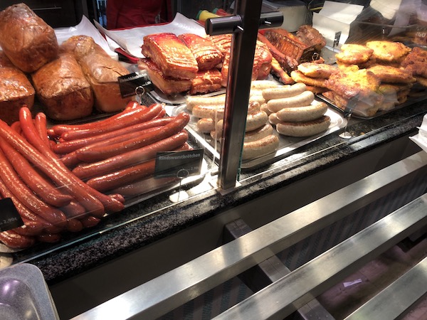 ドイツ フランクフルト中央駅すぐのおすすめカフェ「19Zehn Café & Fruits Bar」