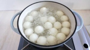 簡単すぎ 冷蔵庫に入れても固くならない白玉団子hime