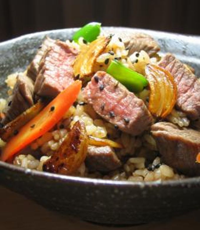 まるでお店！10分でペッパーライス@akimamagohanさんの投稿をご紹介します！材料と作り方は コメントに掲載しています📝✨美味しそう！作ってみたい！っと思った方はコメント欄に「✨」で教えて下さいね〜💓＊ペッパーランチ 子供爆食い