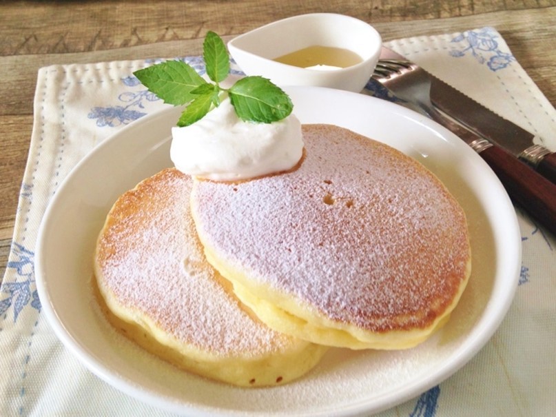 ヨーグルトでふわもち♡カフェ風パンケーキ明治スプレッタブル バターとチーズで引き立つおいしさ株式会社 明治 - Meiji Co., Ltd