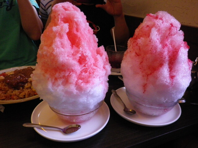 喫茶マウンテン「たらい氷」挑戦記！②ケータイが手放せない