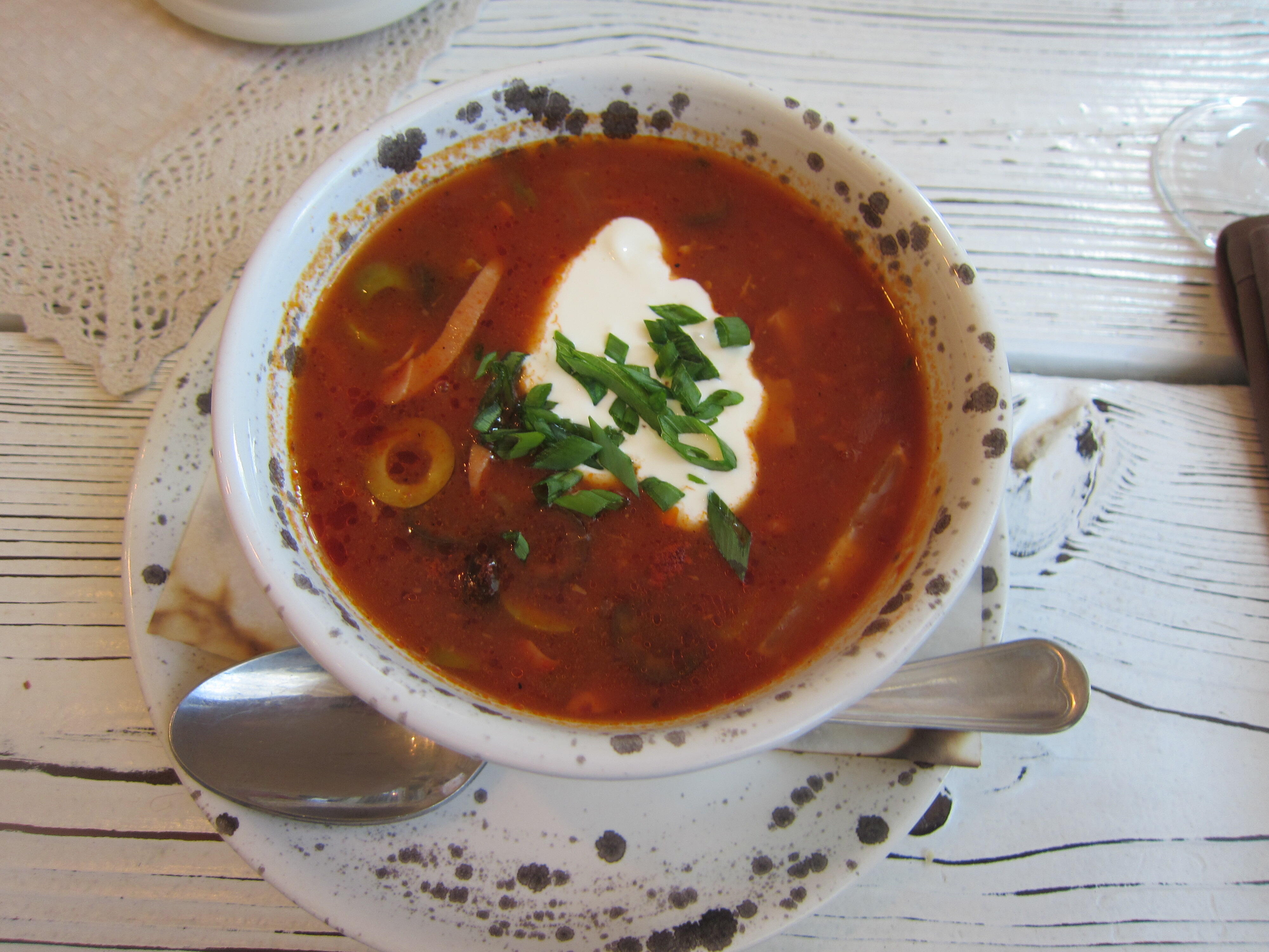 簡単リメイク！余ったシチューで味噌スープ