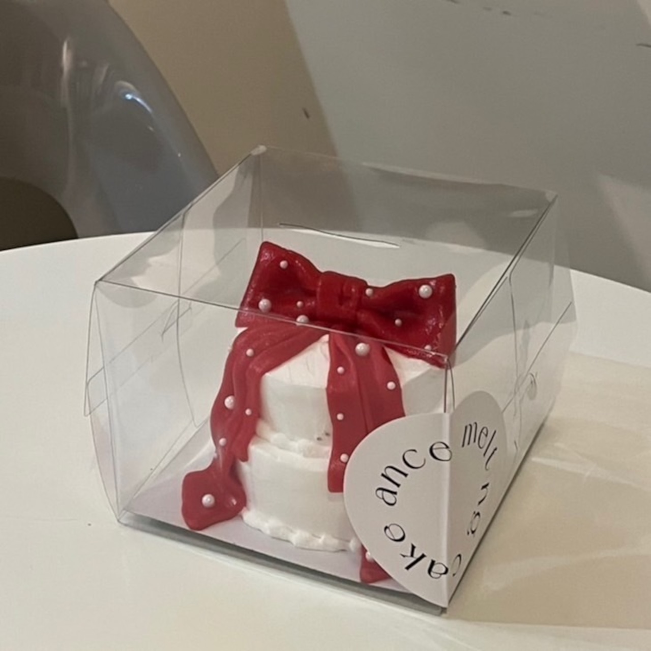 リボンケーキ ピンク–オーダーケーキの通販・専⾨店 ⼤阪堀江のルナコーボーLunaKOBO