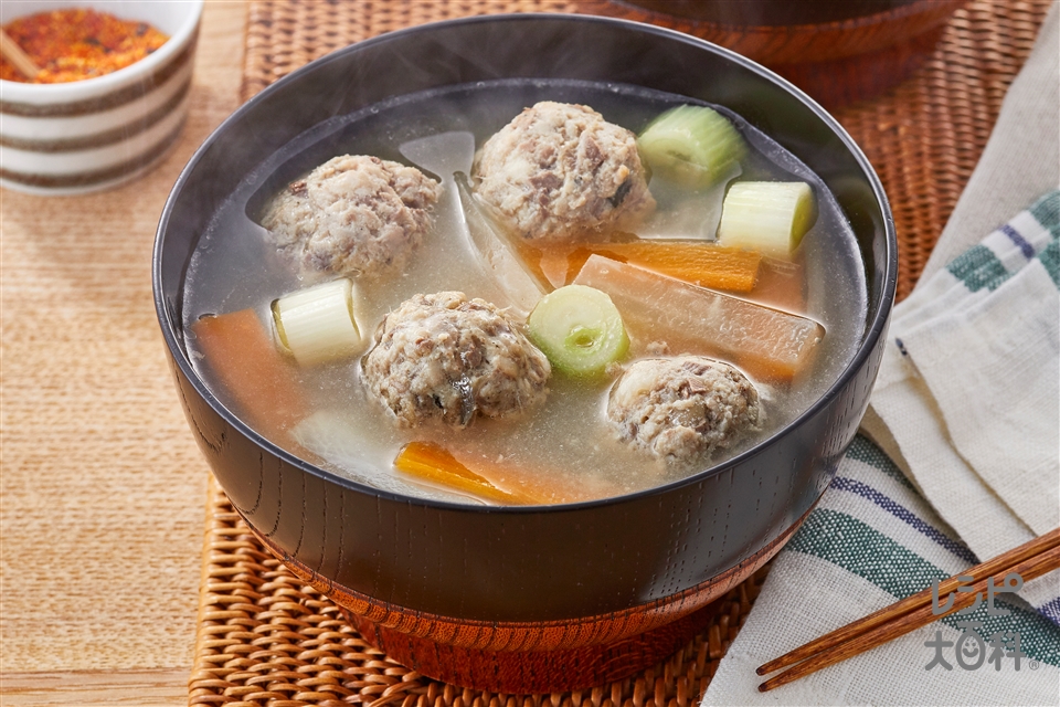 庶民的な雰囲気で昔ながらの金沢おでんを味わえる「若葉」ふわふわつみれが絶品！ - GOTRIP