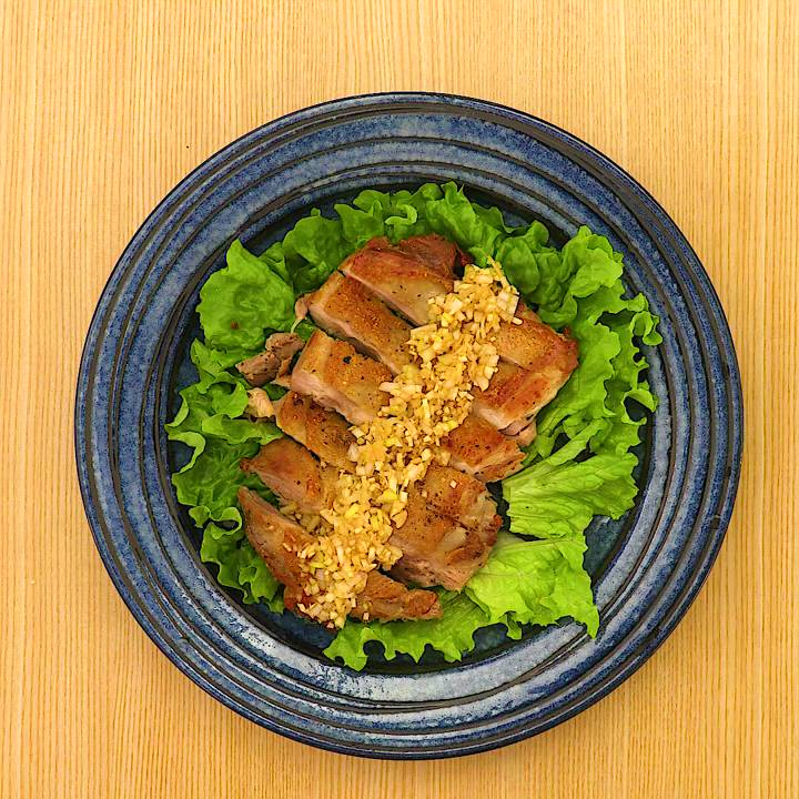 皮はパリパリうまみがぎゅぎゅっと 鶏もも肉の重し焼き高橋善郎オフィシャルブログ「おいしいごはんをいただきます！」Powered by Ameba