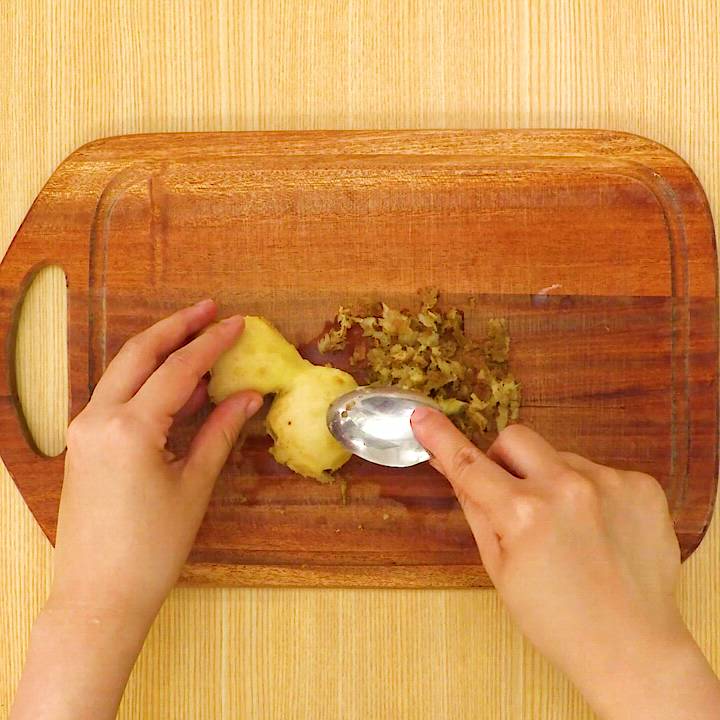 これなら簡単！生姜の皮むき