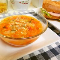 ミキサー不要！超簡単ガスパチョ風「すりおろしトマトの冷製スープ」 - 朝時間.jp