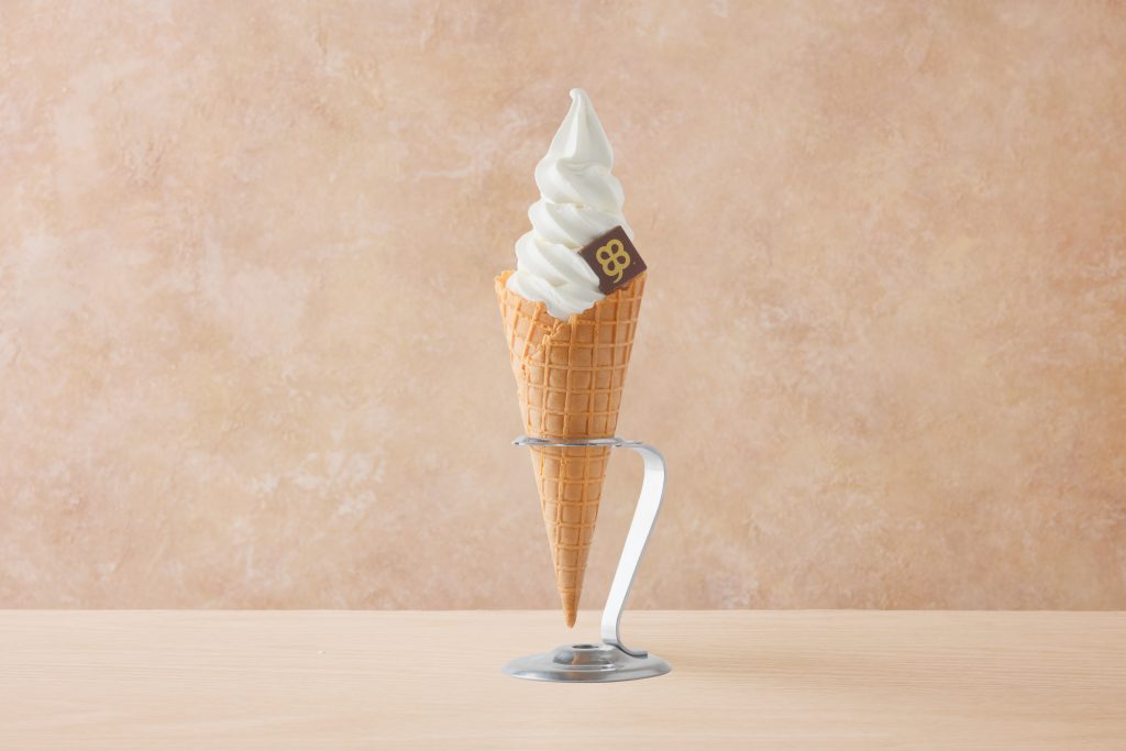 ワッフルコーンのソフトクリーム♪直島の旅を総合サポート「おうぎや」