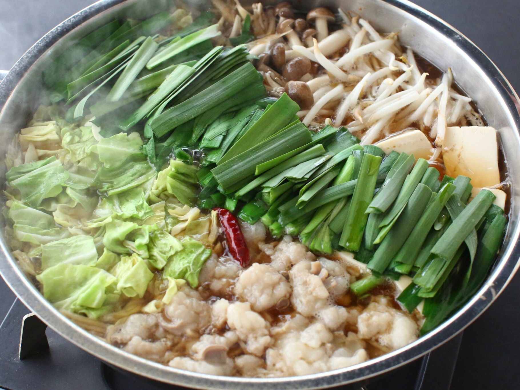 いつもの鍋で1時間くらい煮る「自家製もつ煮」で連休の晩酌＆昼ビールはもつ煮三昧 オトコ中村の手間がかかるけど楽しい休日メシ- メシ通ホットペッパーグルメ