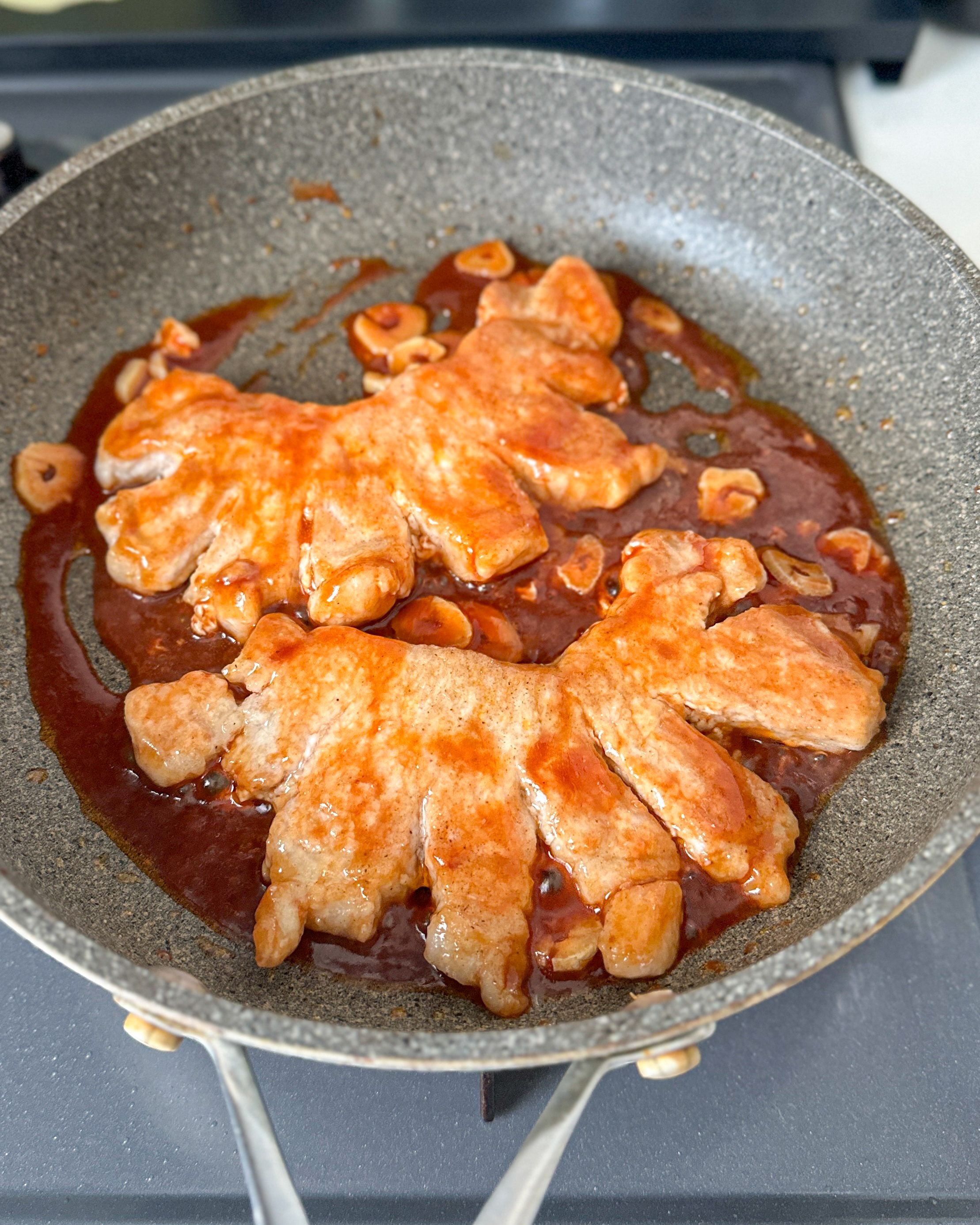 ご飯がすすむみんな大好き超簡単トンテキ