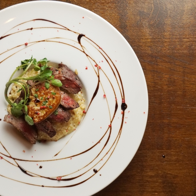 牛肉の盛り付け 肉屋の店長直伝！皿盛りの方法を伝授 - YouTube