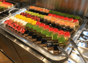 違いは意外に明確！「ビュッフェ」と「バイキング」はまったく別物だった - macaroni