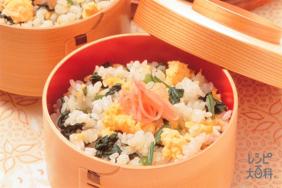 さっぱりと美味しい♩梅と小松菜のササッと混ぜご飯