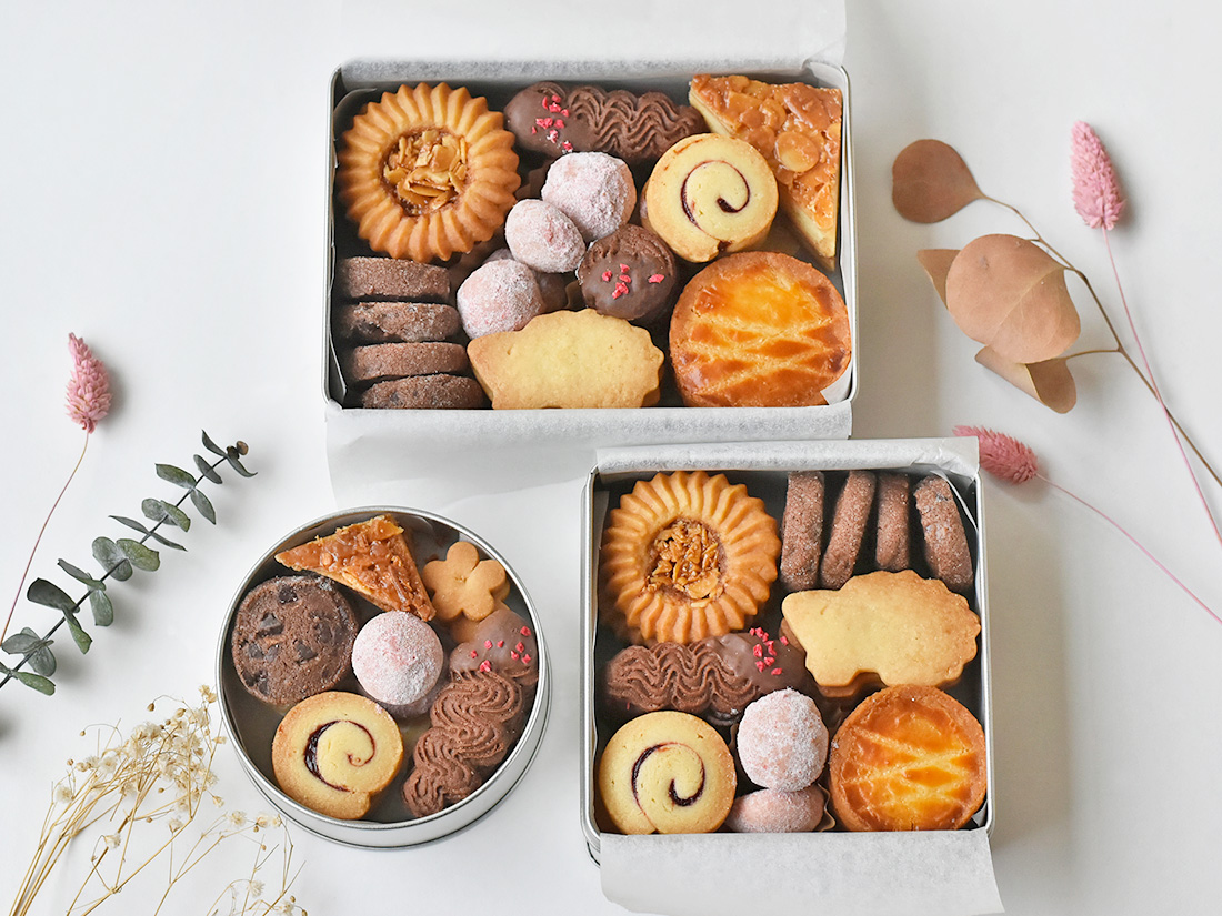 コーヒー屋さんの手作りクッキー缶クッキー 可愛い 缶入り かわいい お取り寄せ 詰め合わせ お菓子 焼き菓子 人気 話題 ギフト プレゼントリボン リボン付き 手作り 送料無料 ランキング 常温 コーヒー 御祝 お祝 御礼 お礼 内祝 誕生日 美味しい 嬉しい 安心 素朴