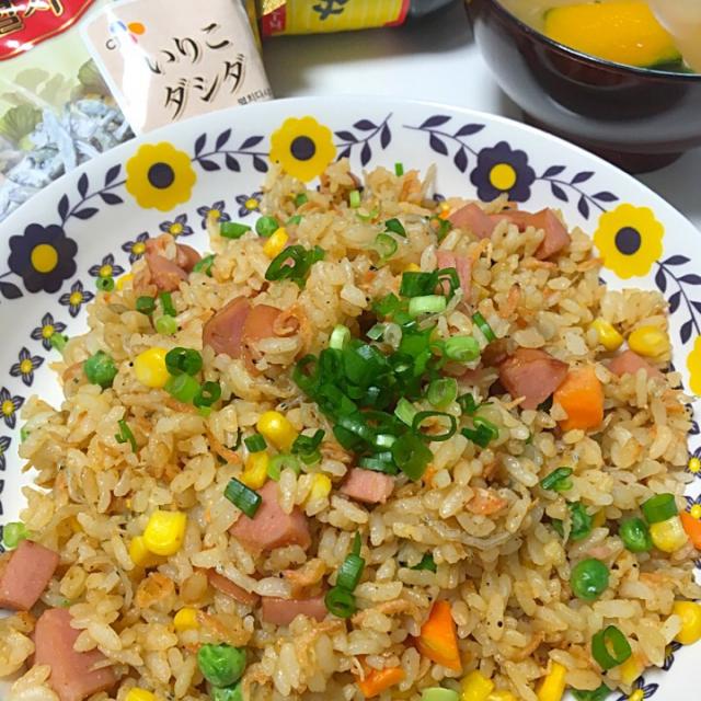 牛だしがポイント！ひき肉と卵のチャーハン