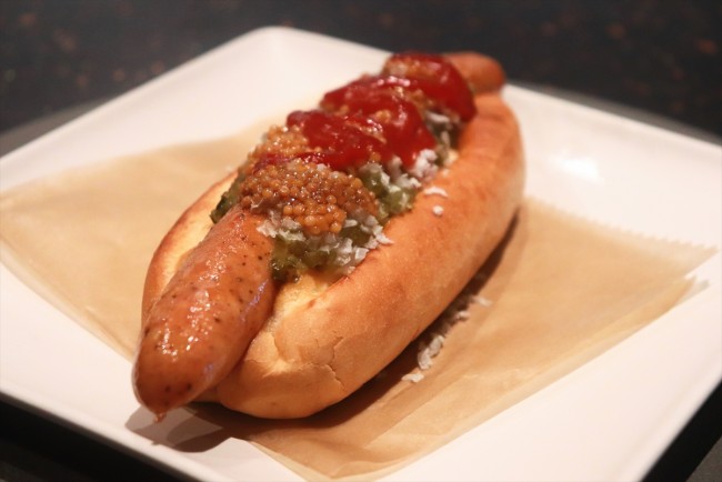 東京DOG の カスタードホットドッグ @東京駅 TECO ROOM