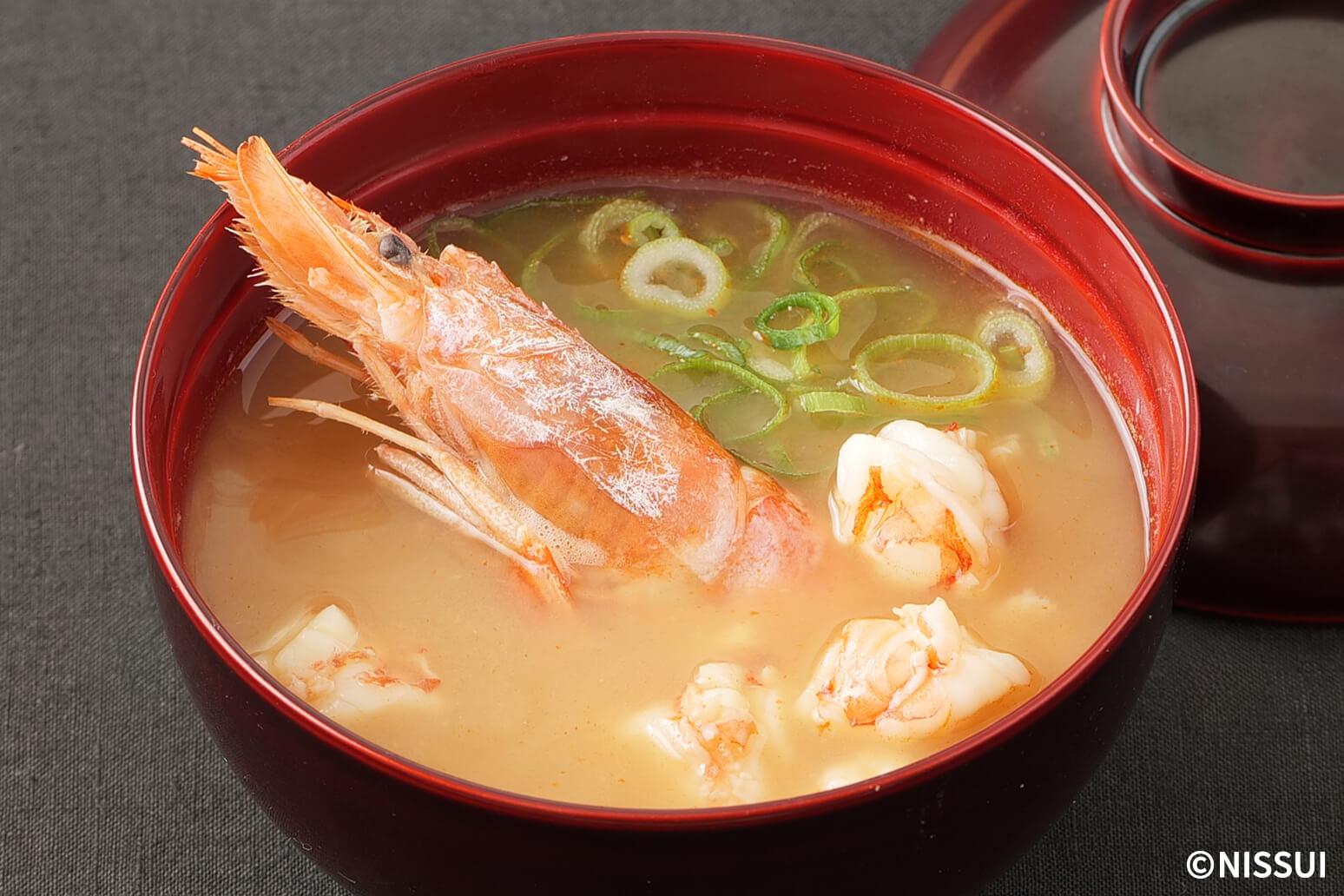 豆腐とわかめのみそ汁 赤だし