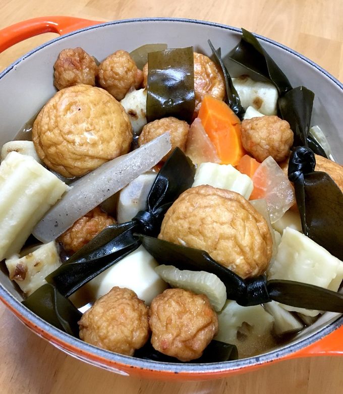 子供が体調崩したりで 昨日は簡単におでん🍲🍢  そしてだいたい毎回残るので 2日目もおでんです😂 最高に味しみてておいし〜  おでんって家庭とか地方によって入れるもの違うけど とりあえず何入れても美味しい♥   おでんcookingdinnerfoodstagram