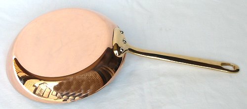 楽天市場 銅 フライパン 24cm中村銅器製作所日本製 職人手作り ガス火専用 高熱伝導 熱ムラなし プロ愛用 家庭用 一生もの ギフト東京 伝統工芸品 高級 調理器具 料理 焦げ付きにくい 美味しい 育てていくフライパン 長持ち おしゃれ : 日本の伝統工芸 LOCALCO STORE