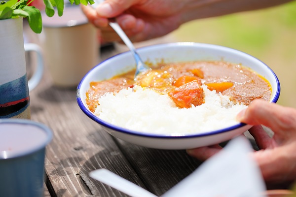 キャンプのご飯がめんどくさい！料理が苦手な方でも簡単にご飯を楽しめるレトルト食品を使ったキャンプ飯光商社員の部屋