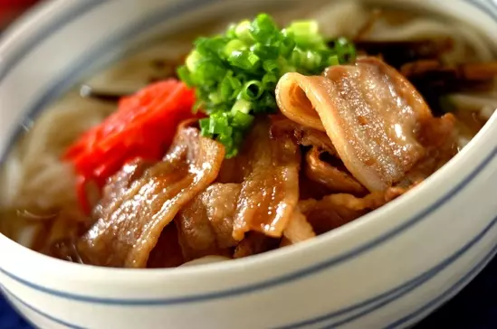 胃に優しい味ᥫ᭡白だしde肉うどん