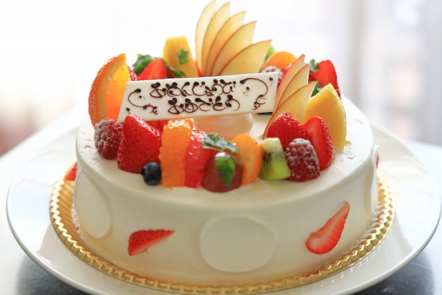 ケーキサイズ早見表 人数に合わせて号数を決めようケーキと花で誕生日をお祝い - 花だより