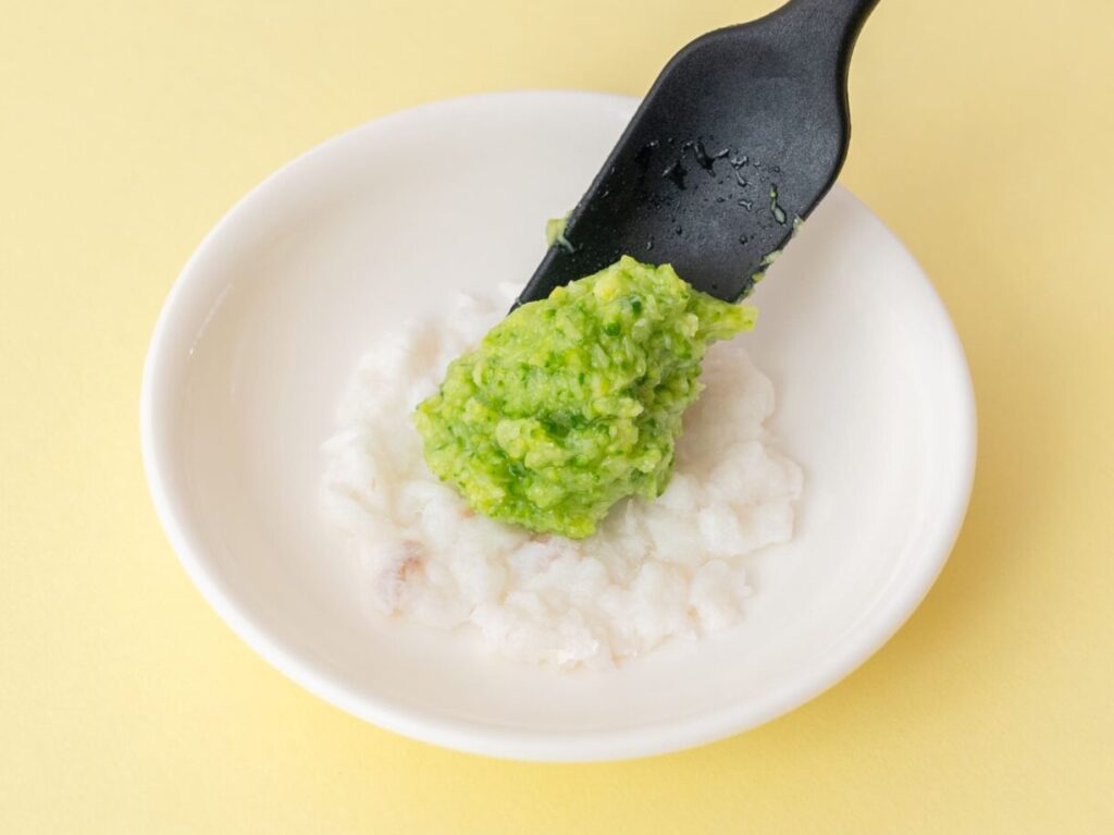 離乳食中期 7〜8ヵ月 ブロッコリーと鶏肉のだし煮のレシピ