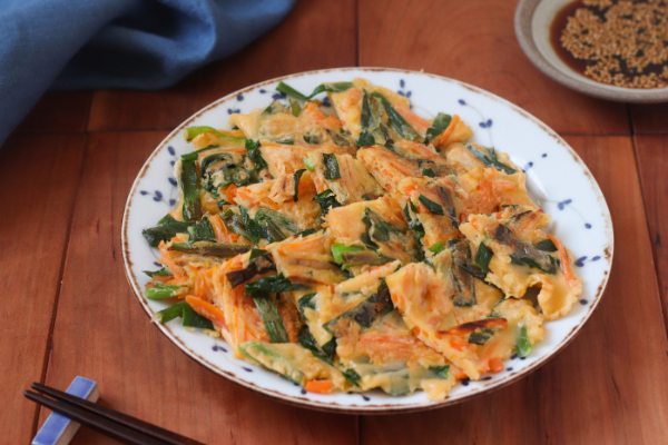 本当に美味しい「究極のチヂミ」を作るなら、天ぷら粉と炭酸水を使うべき - ぐるなび みんなのごはん