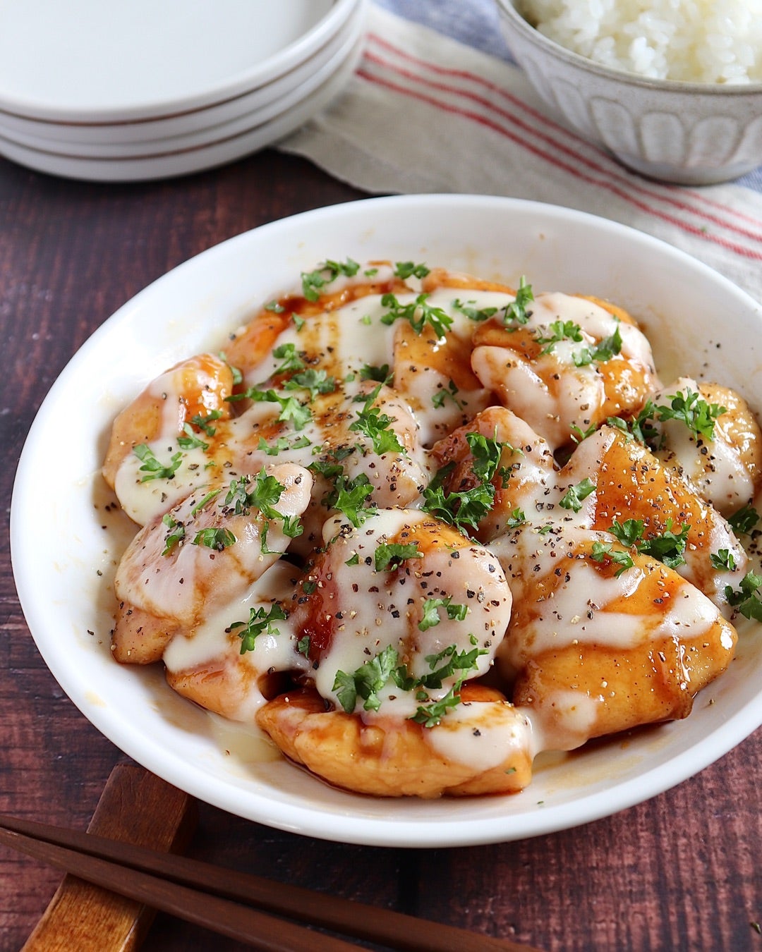 もうパサつかない!鶏胸肉がしっとり柔らかジューシー!本当に美味しい鶏胸肉の焼き方 - だれウマ