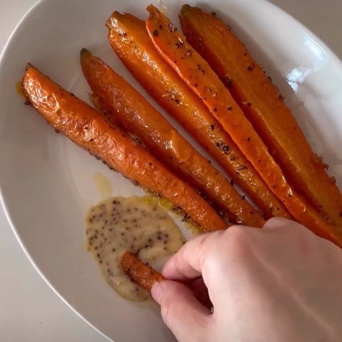 300万回再生人気レシピ 食べ出したら手が止まらない！人参ロースト 「材料たったこれだけ？！」「人参ぎらいの私もおいしくて興奮」まいどなニュース