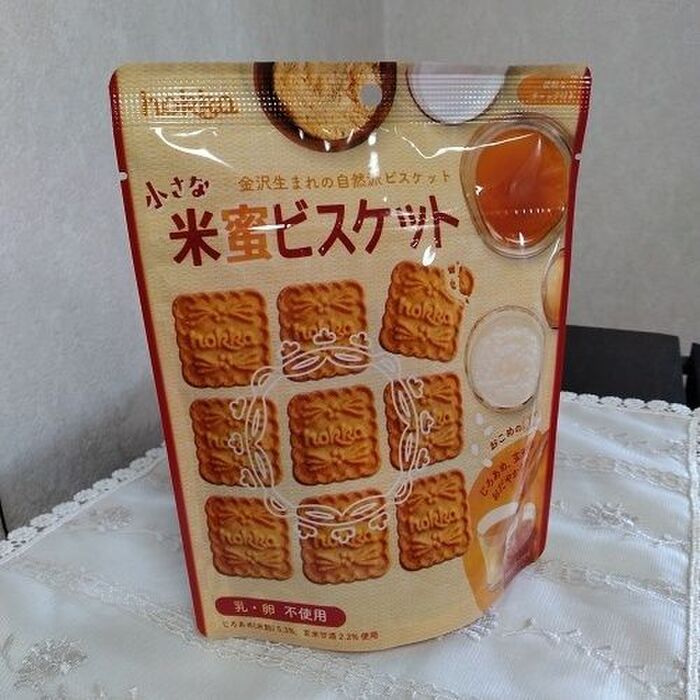 Amazon.co.jp: 北陸製菓 hokka 米蜜ビスケット おこめのチカラ 保存缶 110g : 食品・飲料・お酒