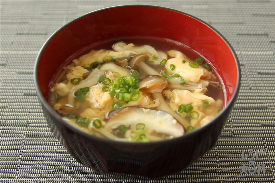 たっぷりキノコと野菜のお吸いもの