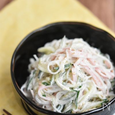 かにかまと春雨のごまマヨサラダ