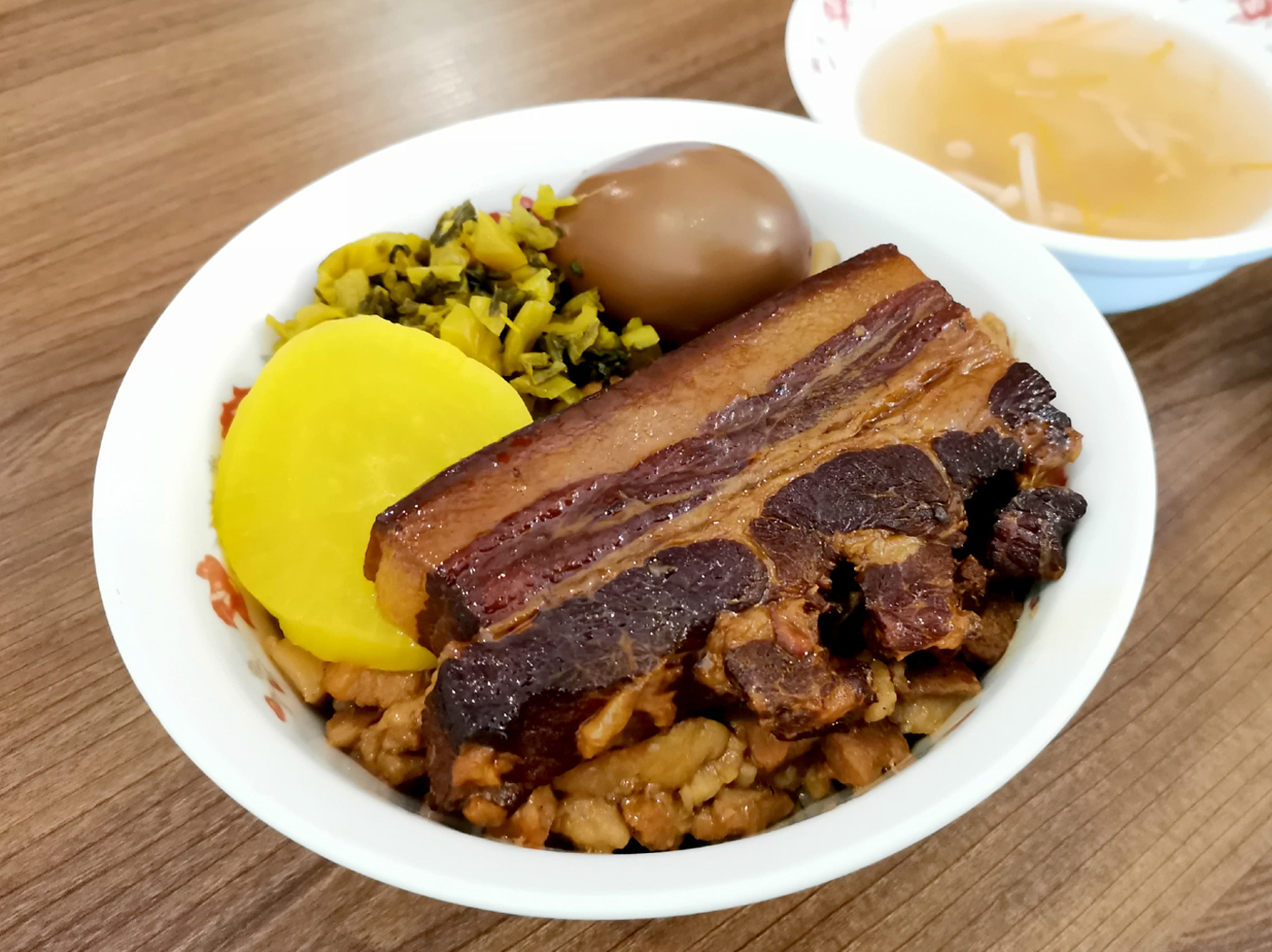 黄記魯肉飯 台北の老舗店は台湾人にも観光客にも大人気！さっぱり食べられる雞肉飯もおすすめ