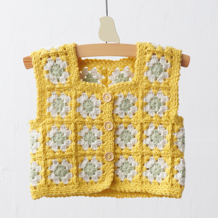 まっすぐ編みで、簡単ベビーベスト