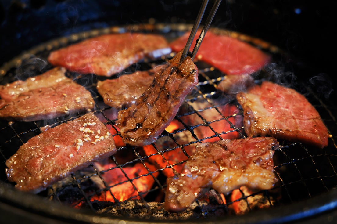 サーロインってどんなお肉?由来や特徴、おいしい食べ方について解説!クラシル