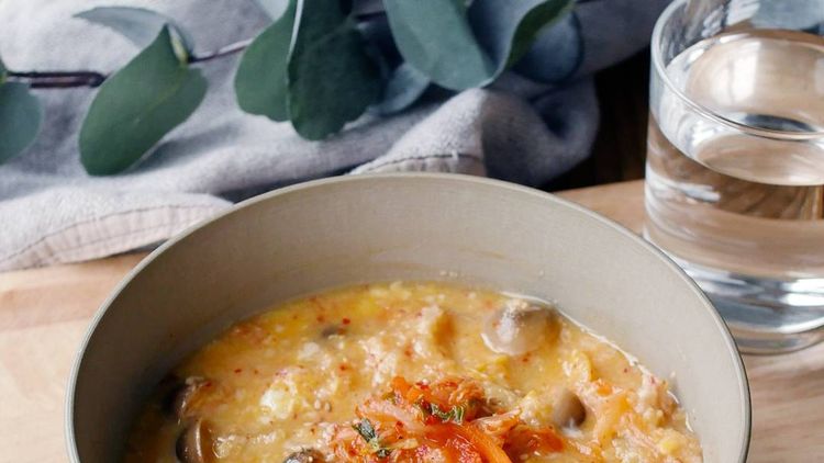 バランスごはん 『オートミールとあさりの味噌キムチ雑炊』美肌＆腸活レシピでお肌を整える - 美肌Dish