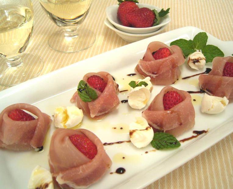 いちごと生ハムのカプレーゼレシピエスエスケイフーズ株式会社 - おいしさの先に健やかな未来を共につくる