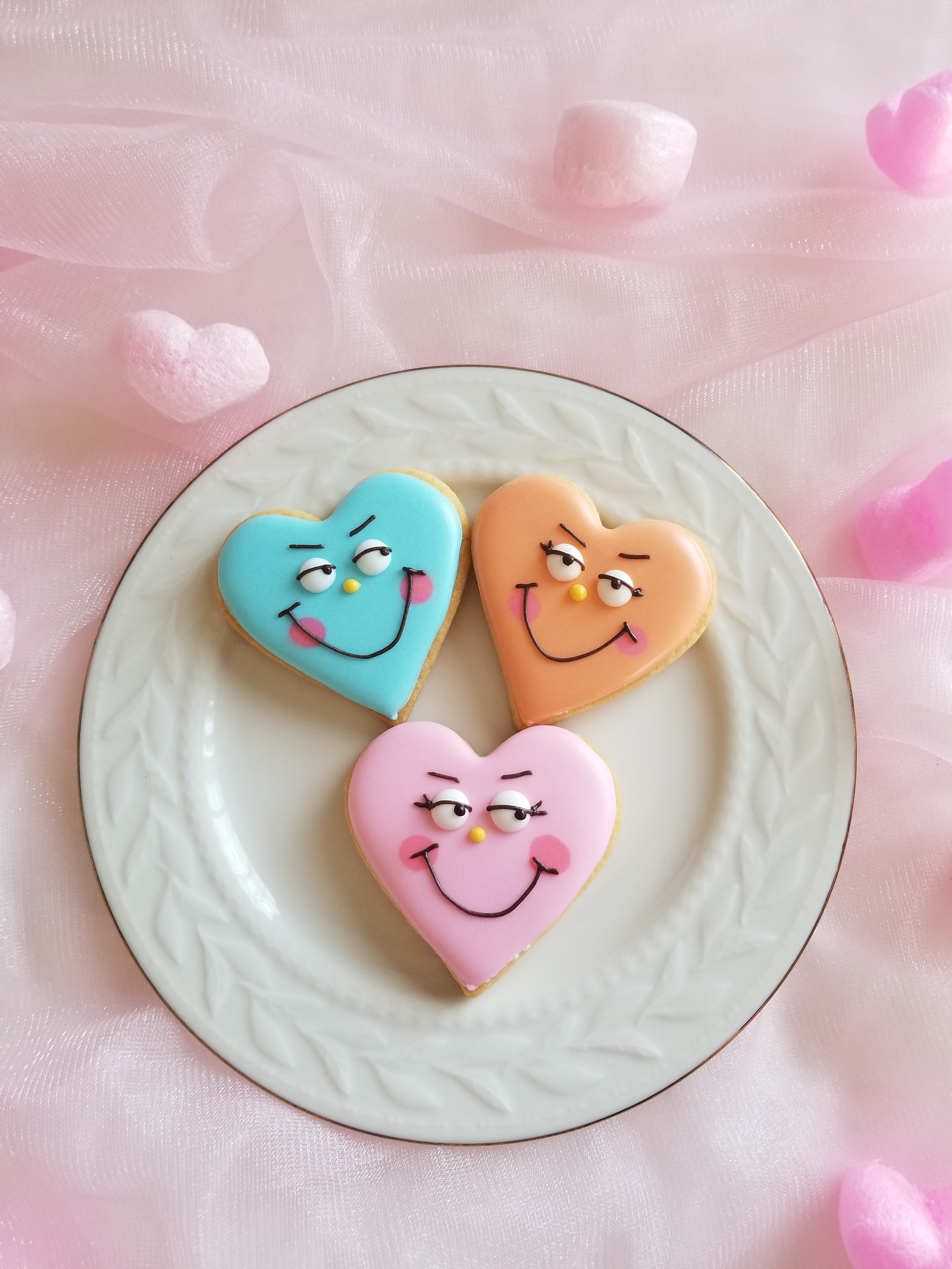 アイシングクッキー ハート型・星型 通販 お取り寄せ！プレゼントに人気のアイシングクッキー星型 お菓子・ハート型クッキーをオーダー 星型クッキー・星の クッキー・アイシングクッキー 星クッキー ハート 型ハート 型抜きハート型クッキーハートのクッキー