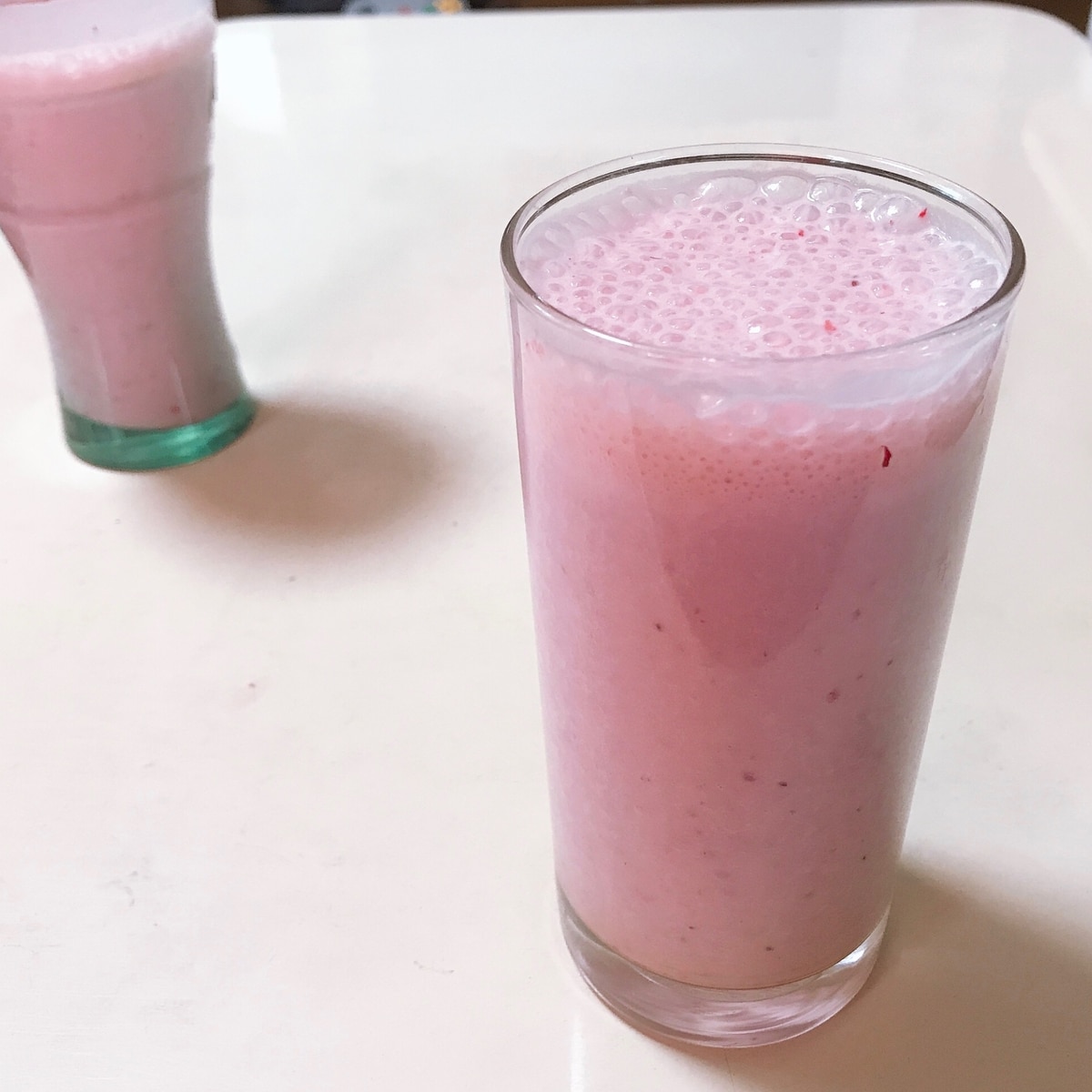 ミキサーいらずのゴロゴロいちごミルククラシル