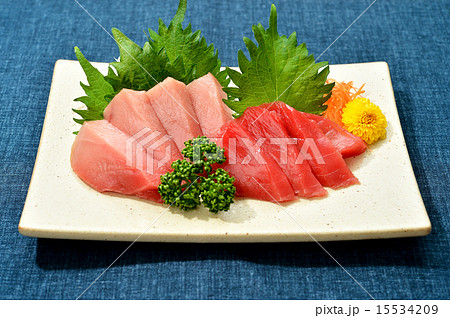 パックの刺身を豪華な皿盛りにするコツ 鮮魚店店主が手順を解説 - トクバイニュース