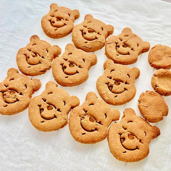 1歳からのおやつ🍪, 米粉塩麹クッキー, ., ., 娘にこのクッキー🍪作ったら, すぐに手が伸びて、カリカリ食べる！, .,市販のおやつも美味しい😋, だけど、手作りおやつは添加物も入ってない！, だから、安心して食べて貰える。, ., .,ボールに材料入れて、混ぜるだけ👌, お子さんと一緒に簡単に作れますよ〜,塩麹塩麹レシピ米粉レシピ麹レシピ麹スイーツ